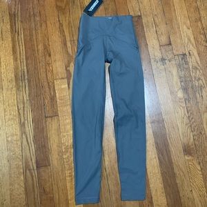 V Shred leggings Size XS